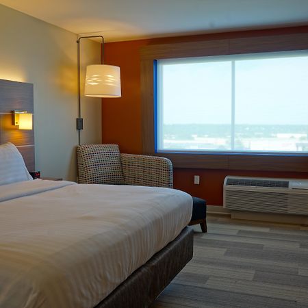 Holiday Inn Express & Suites Omaha - Millard Area By Ihg Exterior photo