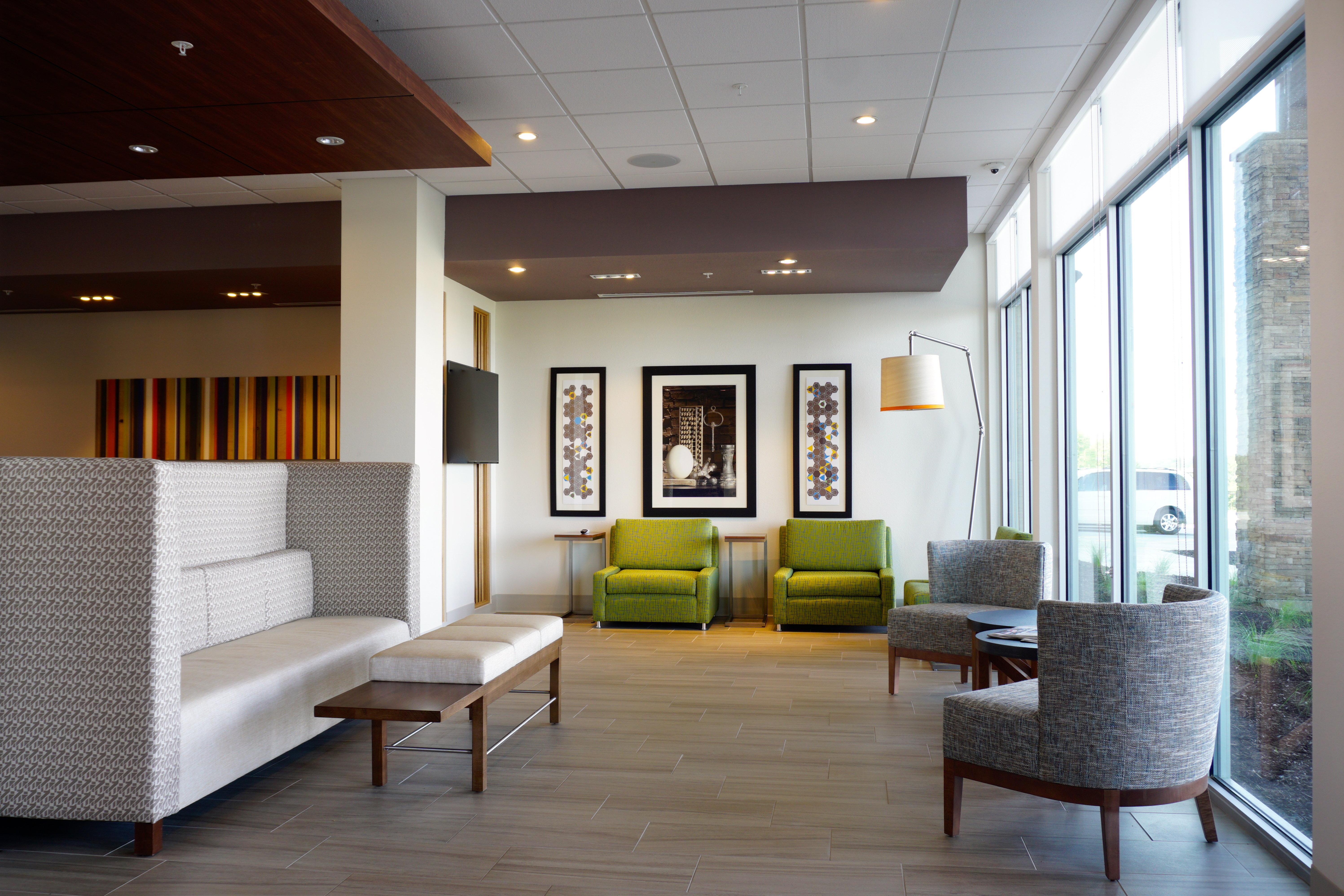 Holiday Inn Express & Suites Omaha - Millard Area By Ihg Exterior photo